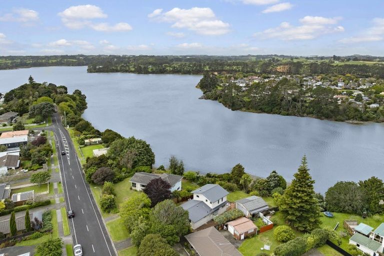 Photo of property in 111 Sandspit Road, Waiuku, 2123