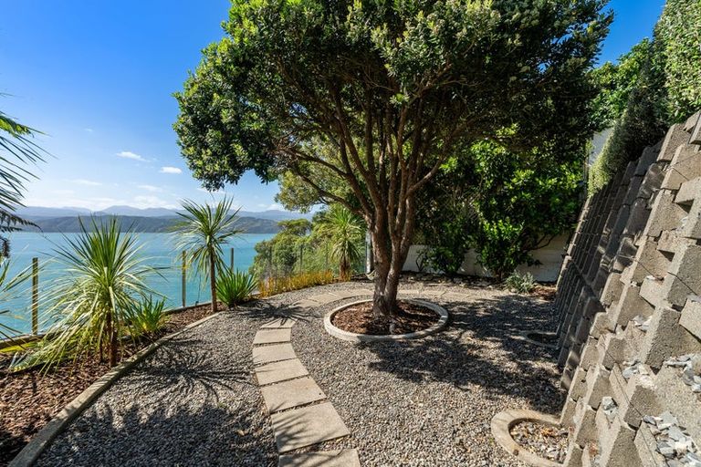 Photo of property in 128 Seatoun Heights Road, Seatoun, Wellington, 6022