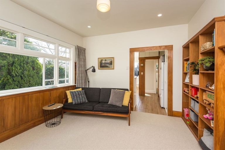 Photo of property in 119 Fifield Terrace, Opawa, Christchurch, 8023