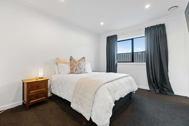 Photo of property in 38 Stratford Drive, Mount Pisa, Cromwell, 9383