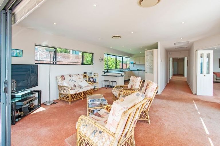 Photo of property in 9 Lamia Place, The Gardens, Auckland, 2105