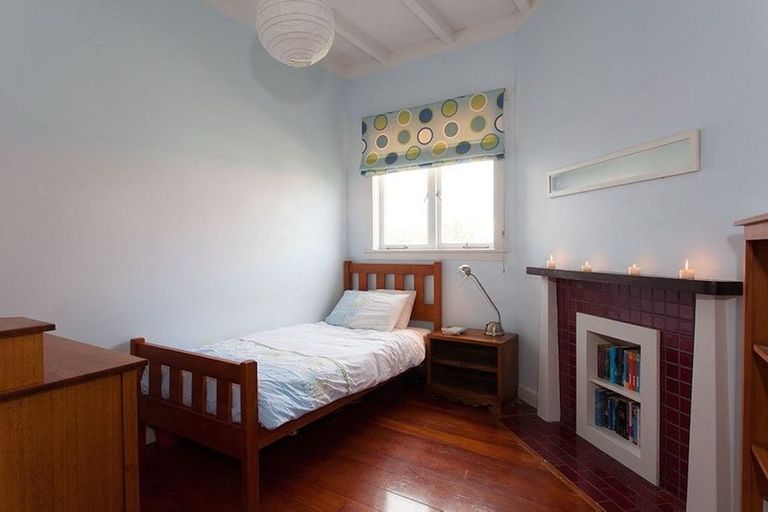 Photo of property in 19 Walmer Road, Point Chevalier, Auckland, 1022