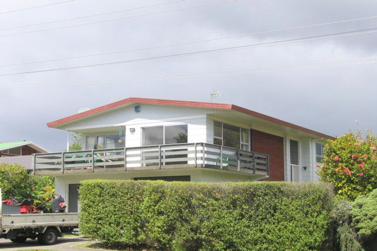 Photo of property in 39 Matuku Street, Two Mile Bay, Taupo, 3330
