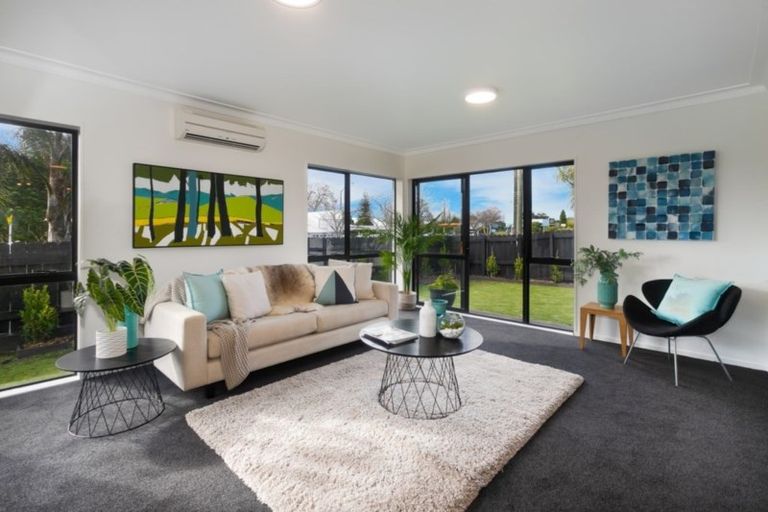 Photo of property in 2/3 Mcintyre Road, Mangere Bridge, Auckland, 2022