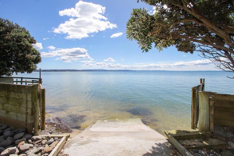 Photo of property in 26 Crispe Road, Clarks Beach, 2122