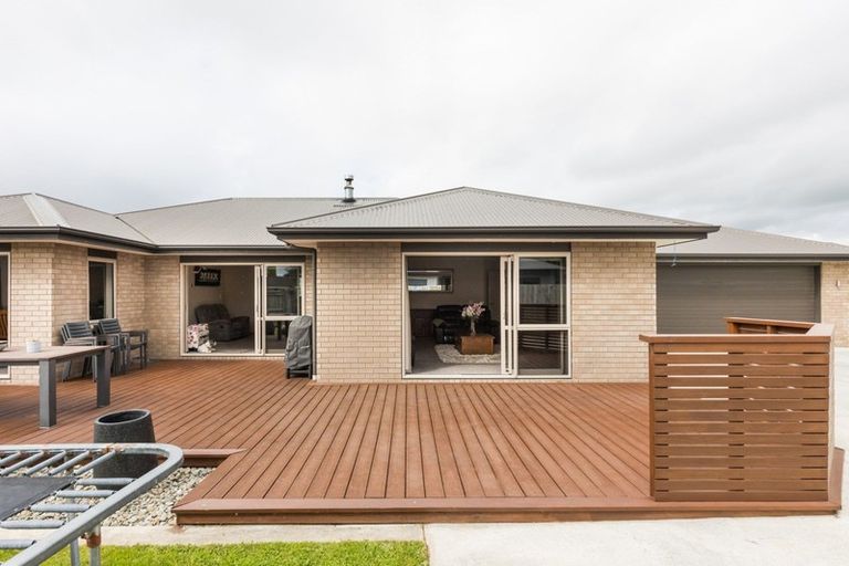 Photo of property in 27 Oak Crescent, Ashhurst, 4810