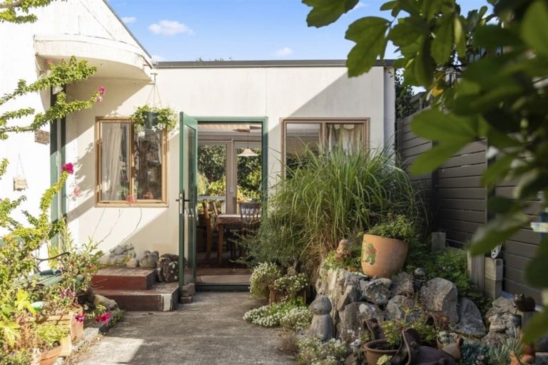 Photo of property in 28 Oceanview Road, Mount Maunganui, 3116