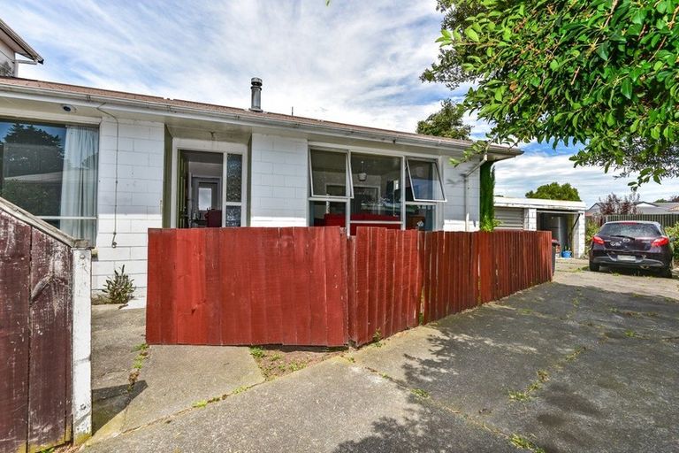 Photo of property in 2/27 Kawau Crescent, Bromley, Christchurch, 8062