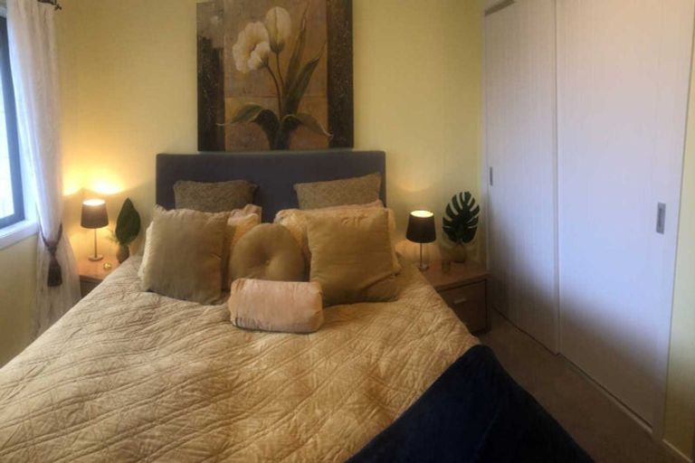 Photo of property in 2 Te Ara Karoiroa Road, Hurford, New Plymouth, 4374