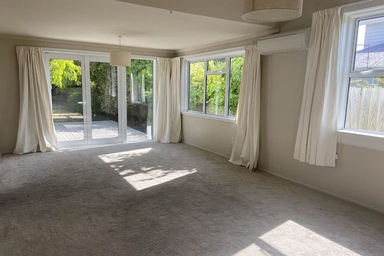 Photo of property in 33 Vagues Road, Northcote, Christchurch, 8052