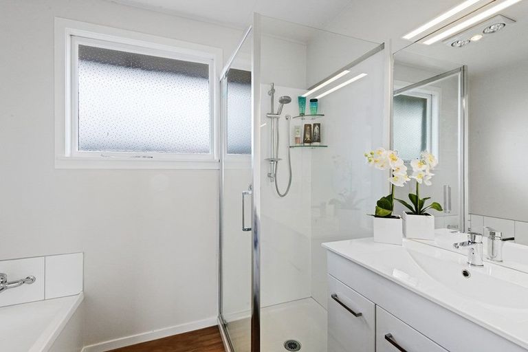 Photo of property in 10 Clipper Place, Redwood, Christchurch, 8051