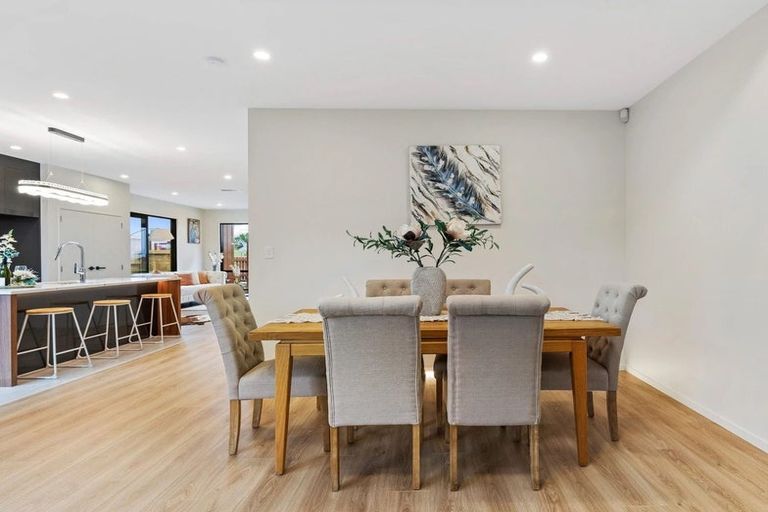 Photo of property in 65 Maungakaraka Road, Karaka, 2580