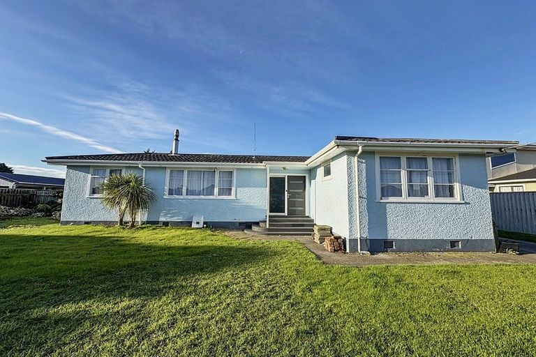 Photo of property in 240 Cornfoot Street, Castlecliff, Whanganui, 4501