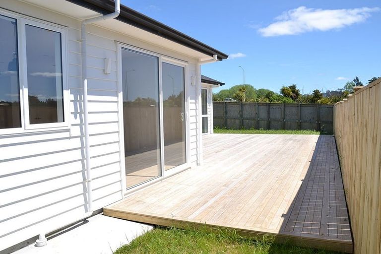 Photo of property in 32 Johns Creek Crescent, Silverdale, 0932