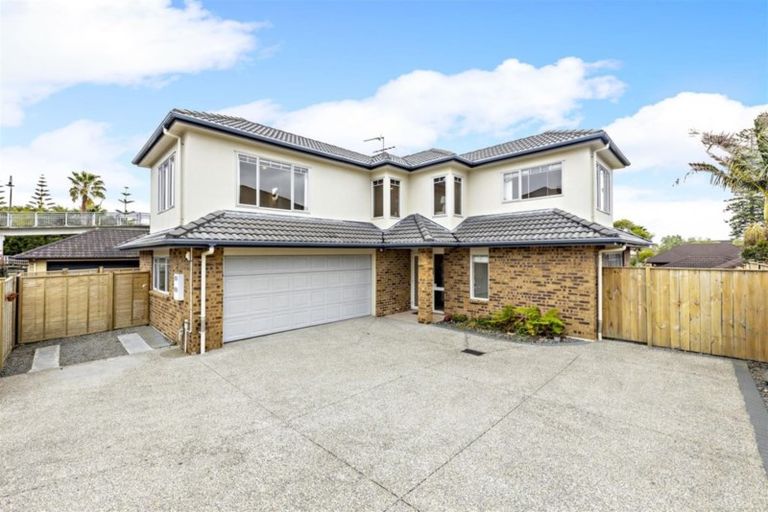Photo of property in 15 William Woods Court, Flat Bush, Auckland, 2016