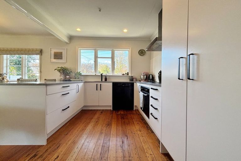 Photo of property in 65 Windermere Road, Papanui, Christchurch, 8053