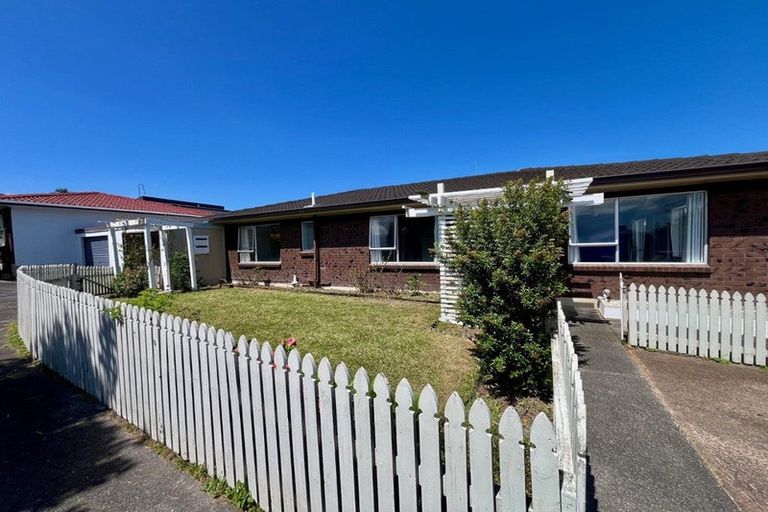 Photo of property in 1/11 Ciprian Place, Henderson, Auckland, 0612