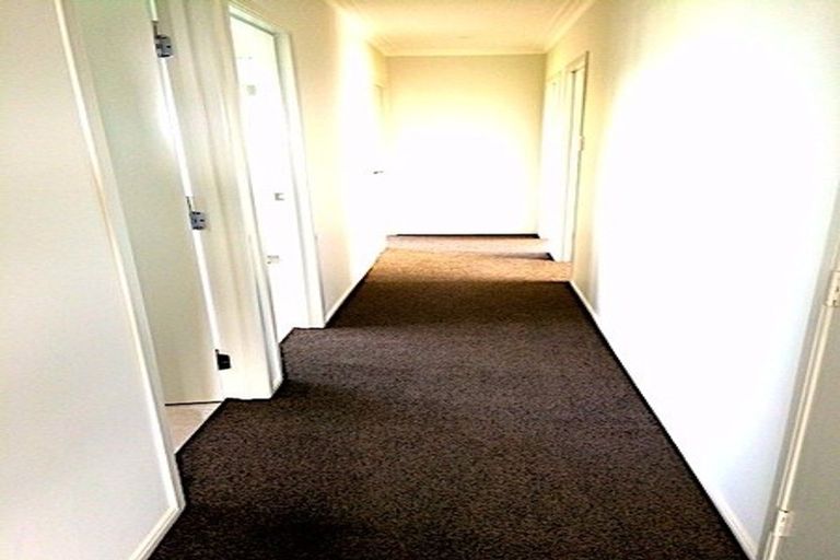 Photo of property in 9 Seaview Road, Castor Bay, Auckland, 0620