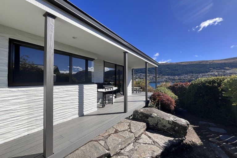 Photo of property in 379 Peninsula Road, Kelvin Heights, Queenstown, 9300