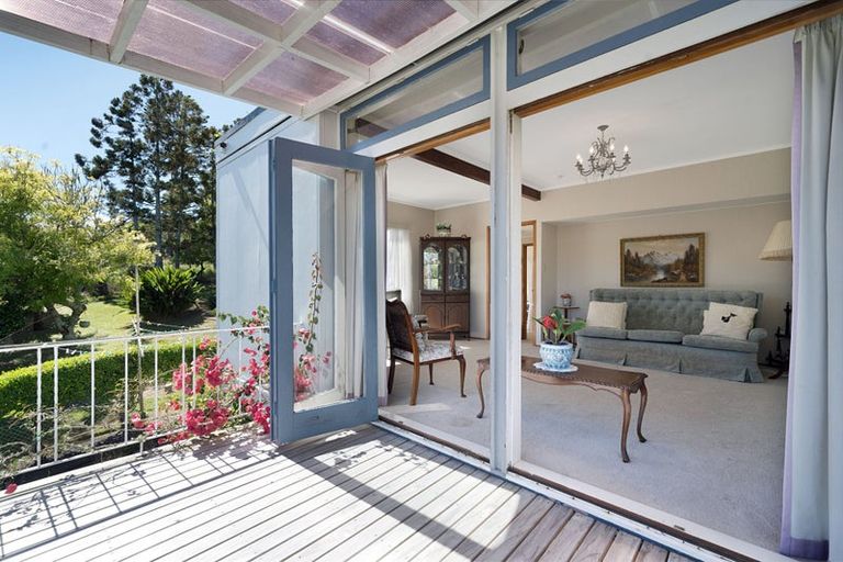 Photo of property in 12 Carter Road, Oratia, Auckland, 0604