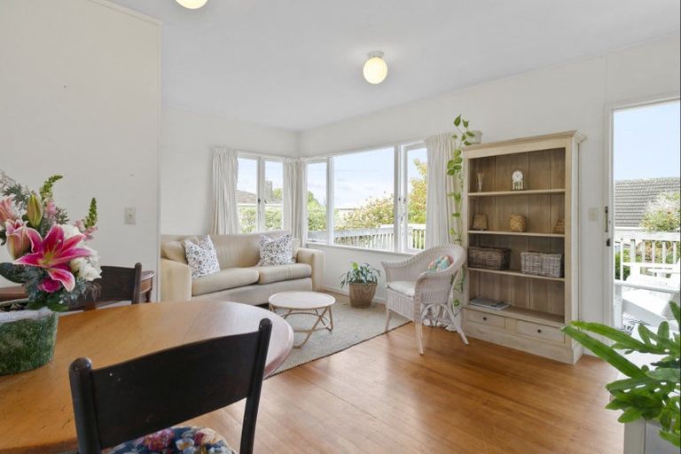 Photo of property in 55 Merani Street, Belmont, Auckland, 0622