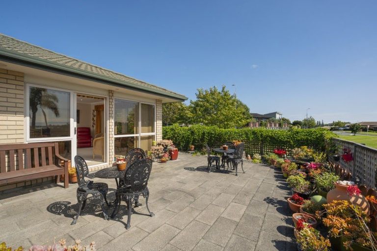 Photo of property in 12 Waterside Drive, Pyes Pa, Tauranga, 3112