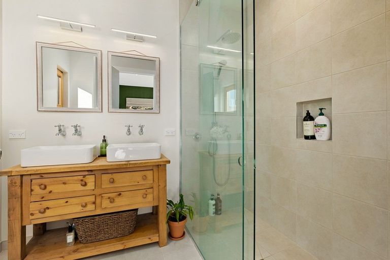 Photo of property in 12 Miharo Lane, Queensberry, Cromwell, 9383