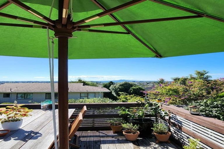 Photo of property in 1/38 Dalwhinnie Parade, Highland Park, Auckland, 2010