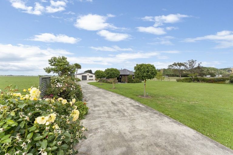 Photo of property in 40 Bell Road West, Halcombe, Feilding, 4777