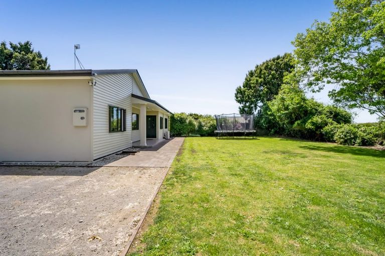 Photo of property in 300 Awai Road, Tarurutangi, New Plymouth, 4372