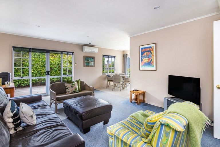 Photo of property in 2/12 Parata Street, Two Mile Bay, Taupo, 3330