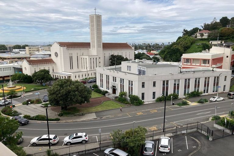Photo of property in Mclean Towers, 3gg Shakespeare Road, Napier South, Napier, 4110