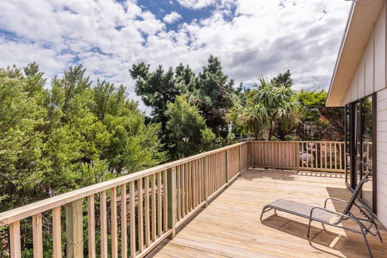 Photo of property in 15 Puketai Place, Pukerua Bay, 5026