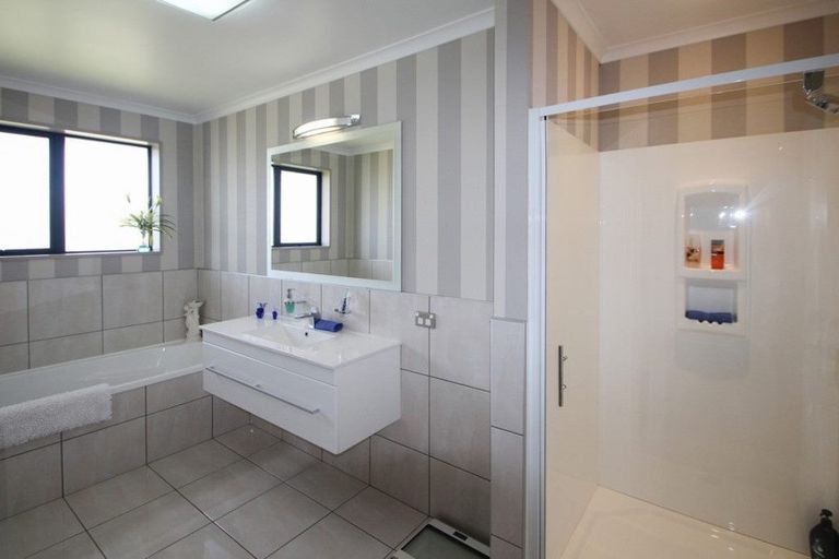 Photo of property in 10 North Ridge Drive, Oamaru North, Oamaru, 9400