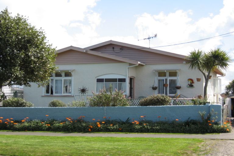 Photo of property in 11 Manuka Street, Castlecliff, Whanganui, 4501