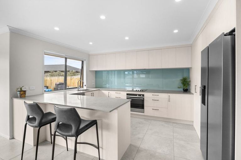 Photo of property in 13 Leebank Crescent, Riverhead, 0820