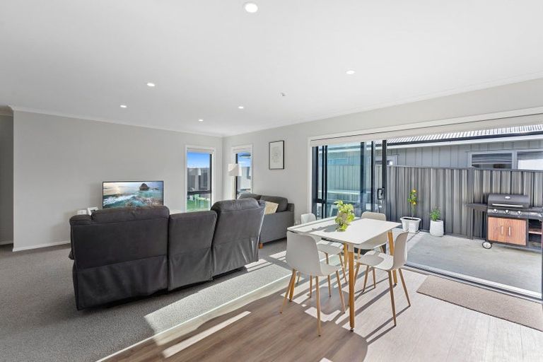 Photo of property in 24 Enereta Road, Otaki, 5512