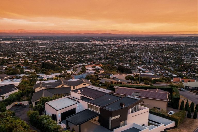 Photo of property in 12 Harry Ell Drive, Cashmere, Christchurch, 8022