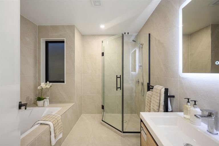 Photo of property in 7/5 Lemon Grove Lane, Greenhithe, Auckland, 0632