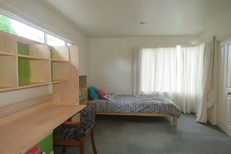 Photo of property in 2/271 Memorial Avenue, Burnside, Christchurch, 8053