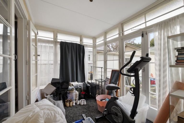 Photo of property in 19 Rangitira Avenue, Palmerston North, 4414