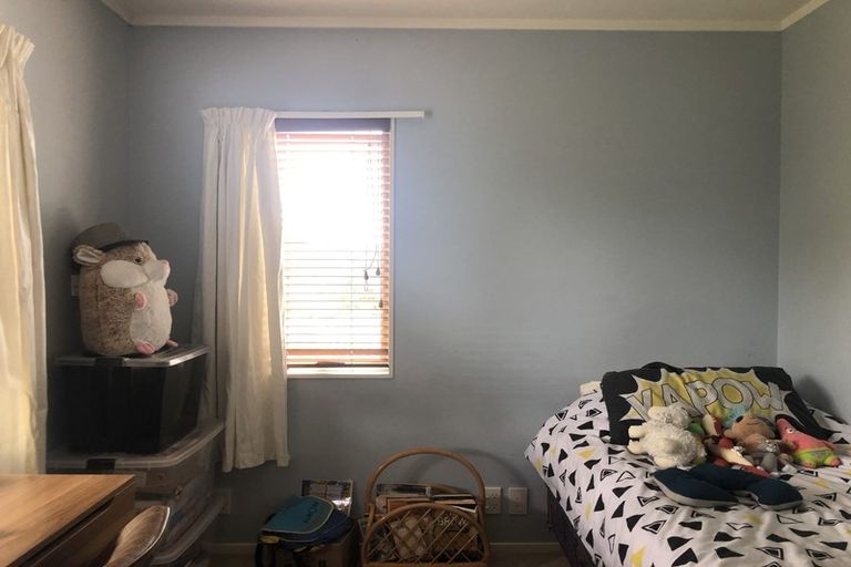 Photo of property in 2/73 Spinella Drive, Bayview, Auckland, 0629