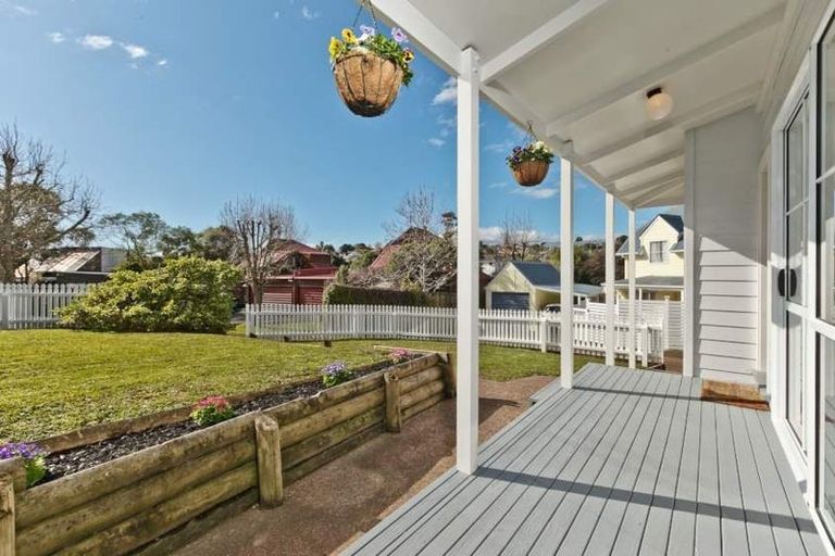 Photo of property in 1/62 Centorian Drive, Windsor Park, Auckland, 0632