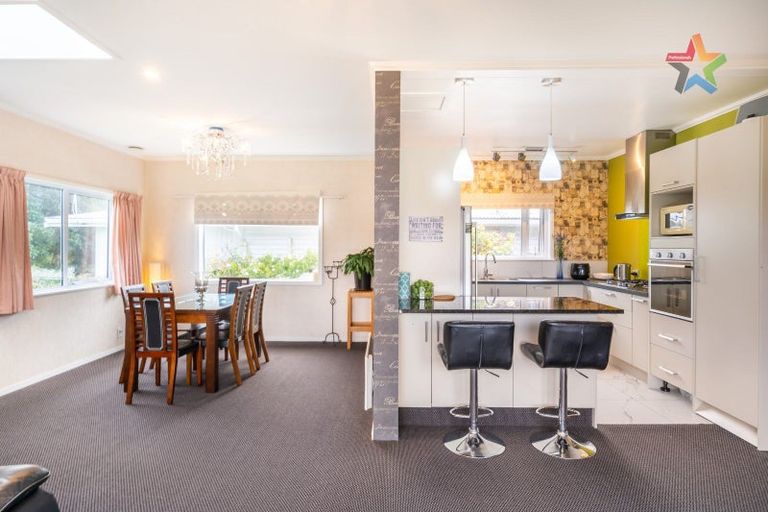 Photo of property in 10 Clematis Grove, Maungaraki, Lower Hutt, 5010