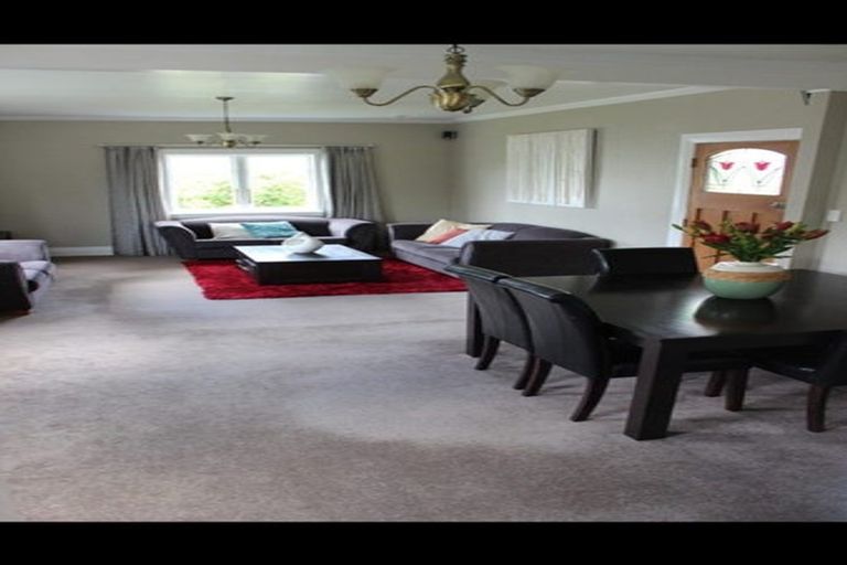 Photo of property in 27 Oxford Street, Fairfield, Hamilton, 3214