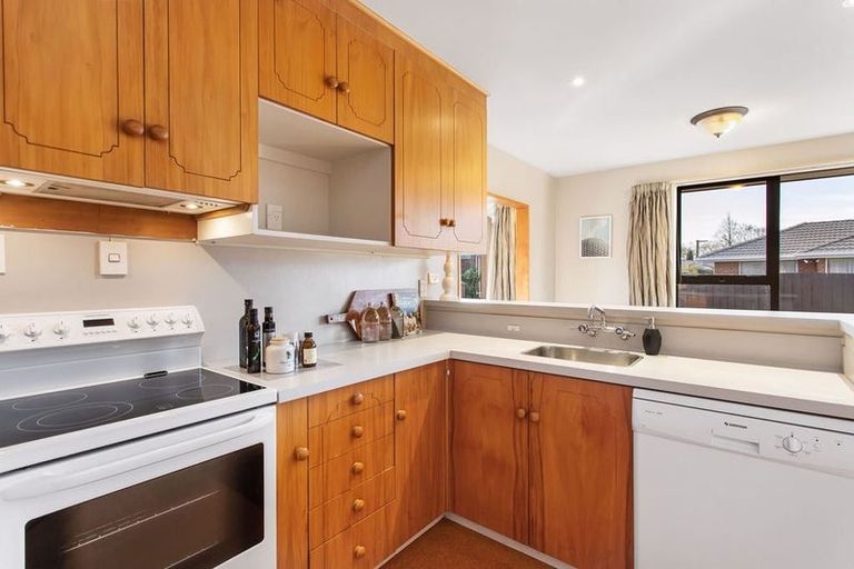 Photo of property in 1/8 Tuscany Place, Beckenham, Christchurch, 8023