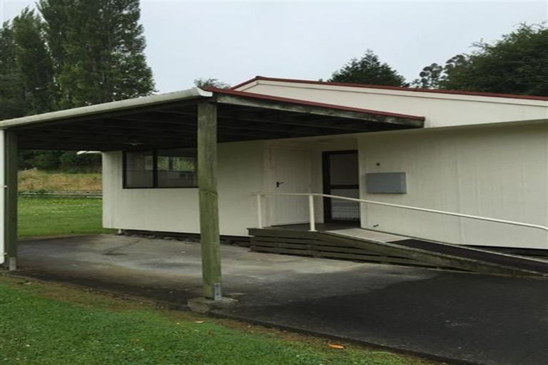 Photo of property in 21 Ongo Road, Hunterville, 4730