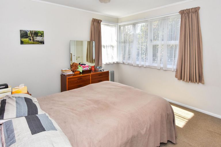 Photo of property in 5 Barnard Place, Manurewa East, Auckland, 2102