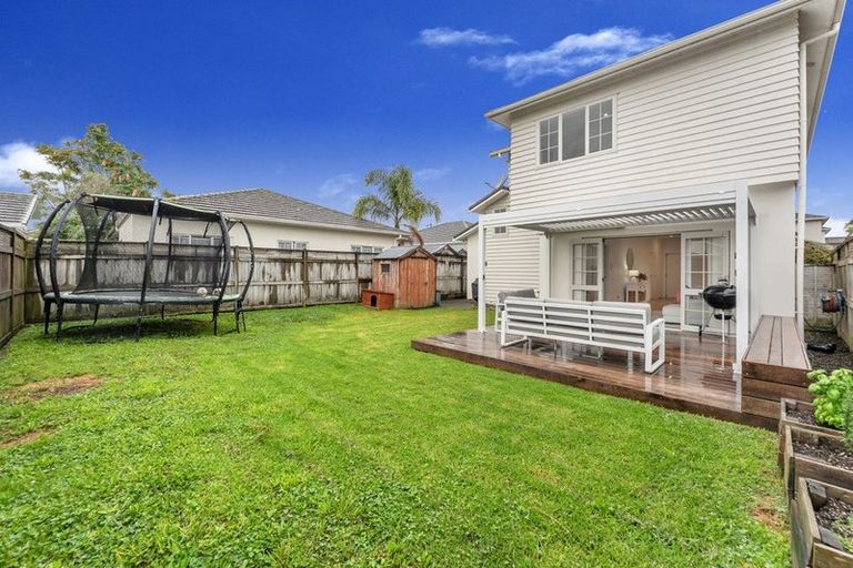 Photo of property in 15 Mulvaney Crescent, Henderson, Auckland, 0612