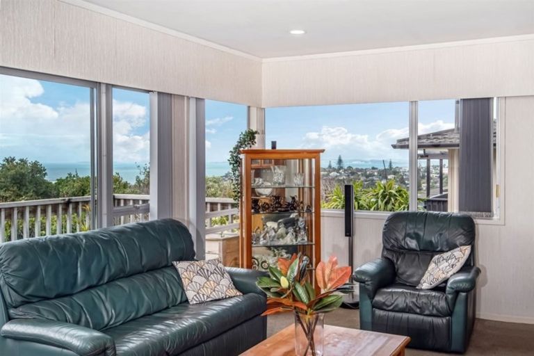 Photo of property in 1/371 East Coast Road, Mairangi Bay, Auckland, 0630